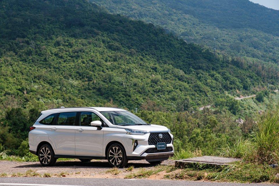 Toyota Veloz Cross 16 Toyota Veloz Cross
